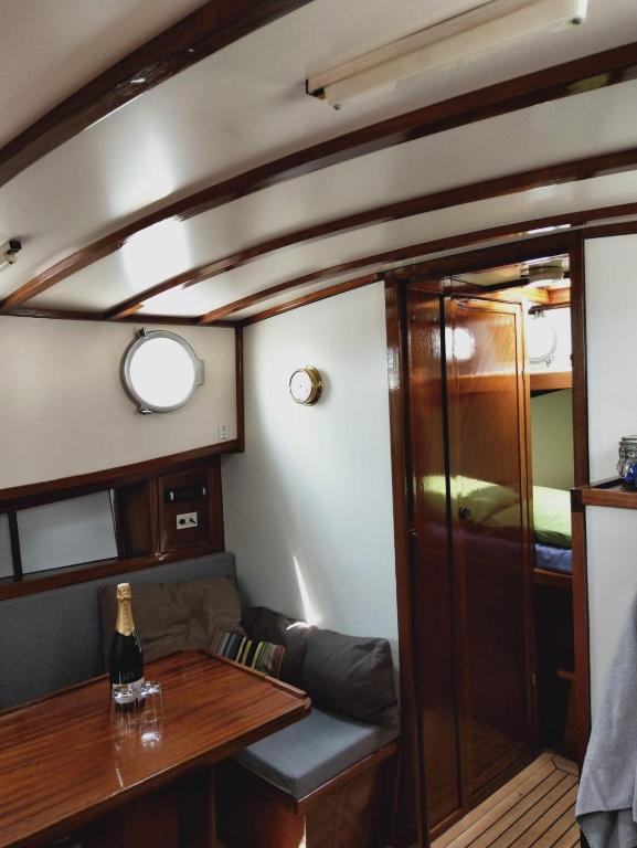 Privé B&B Motorsailer Rataplan room 4